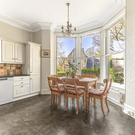 Fir Trees بيت للعطل