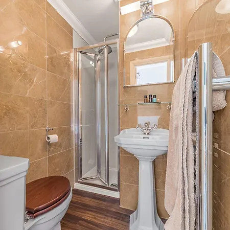 Fir Trees بيت للعطل